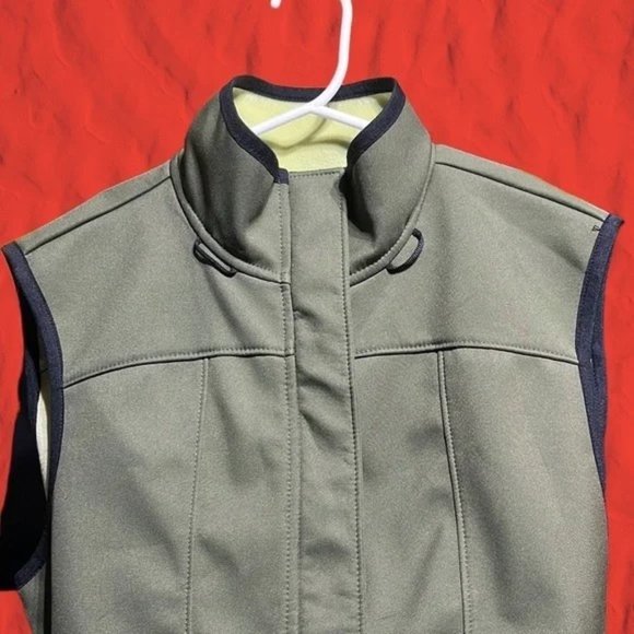 Columbia Womens Convertboard Green VestZip Front - Picture 2 of 8